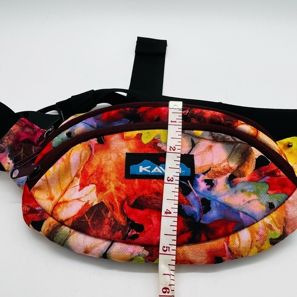 Kavu Women's Leaf Floral Fanny Pack - Multicolor - Picture 3 of 8